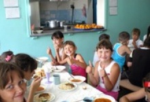 В пришкольных лагерях Дзержинска плохо кормят