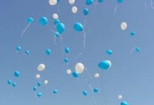 Дзержинцы запустили в небо сотни воздушных шаров