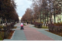 В Дзержинске на бульварах Мира и Победы установят новые скамьи и урны